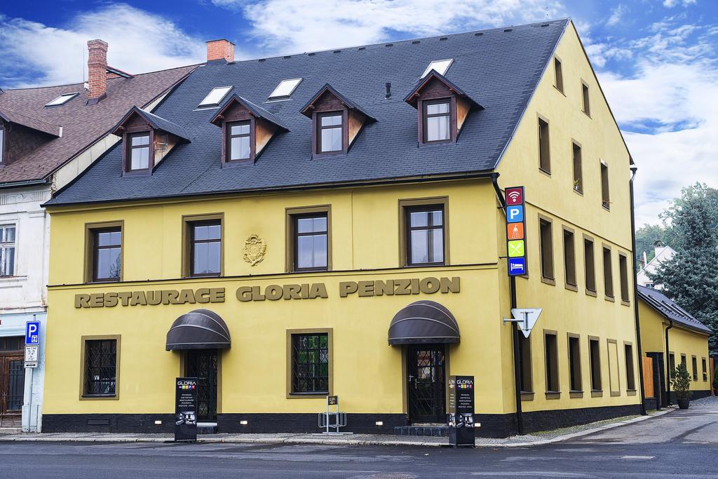 Penzion, Restaurant Gloria Chrastava Exterior photo